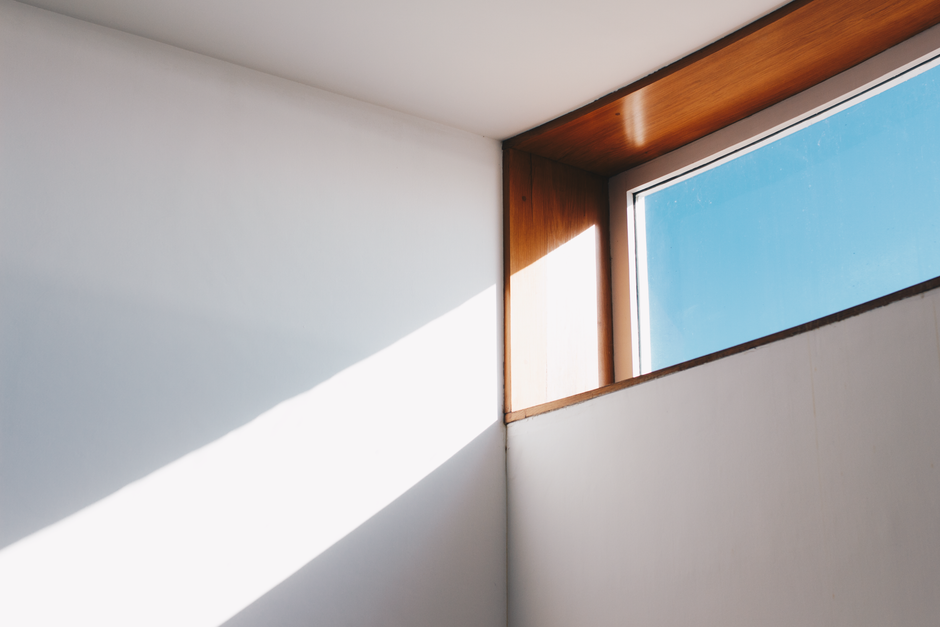 Fenster abdichten gegen Zugluft: Wärme halten ohne neue Fenster