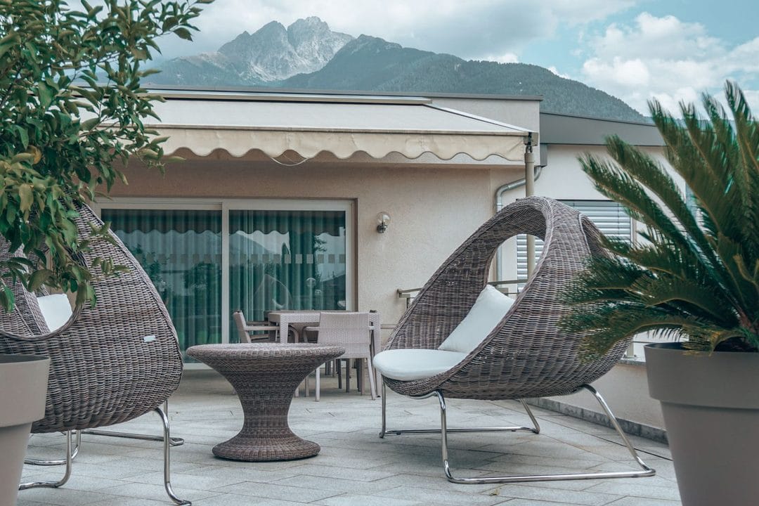 Balkon und Terrasse im Hochsommer: Was jetzt wirklich hilft